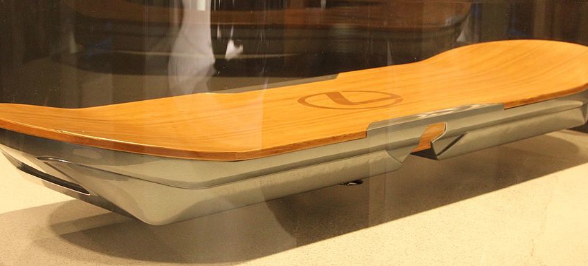 Lexus_Hoverboard_mockup_at_IAA_Frankfurt_2015_IMG_9297